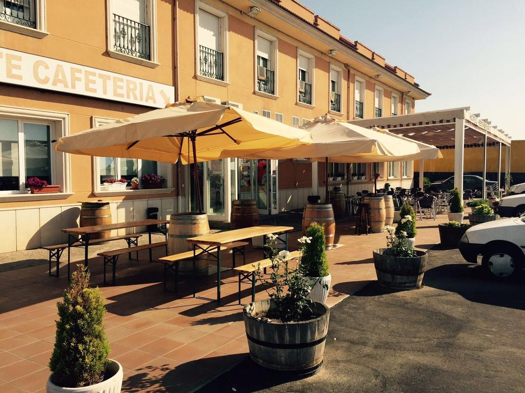 Hotel Los Toreros Del Trabancos Сьете-Иглесьяс-де-Трабанкос Экстерьер фото